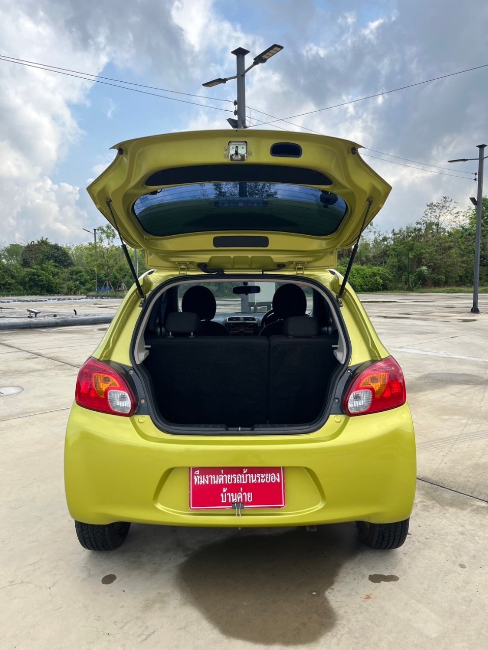 2012 Mitsubishi Mirage สีเขียว