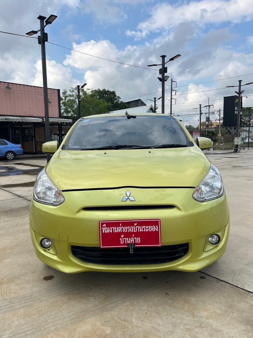 2012 Mitsubishi Mirage สีเขียว