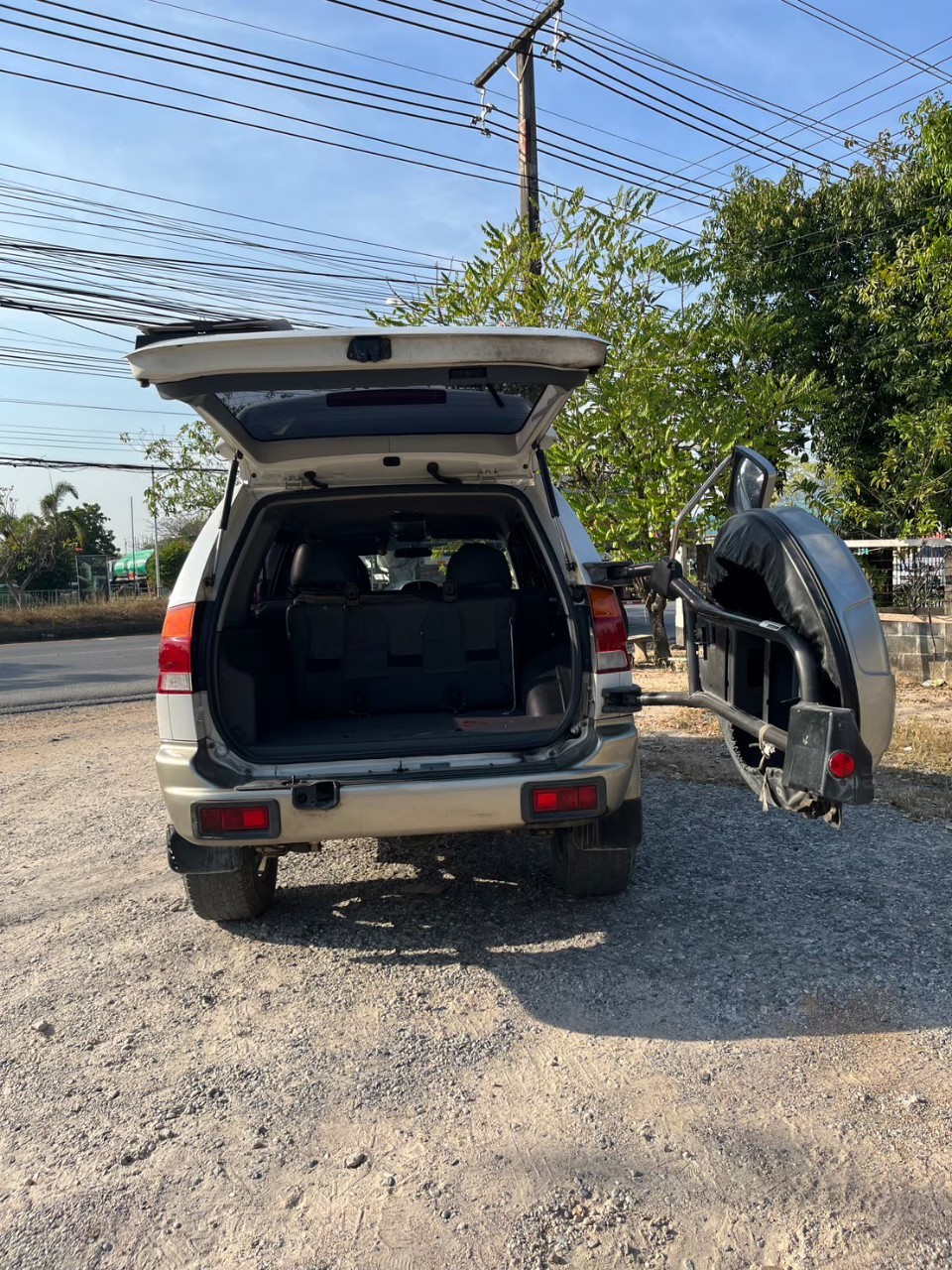 2006 Mitsubishi Strada G-Wagon สีขาว