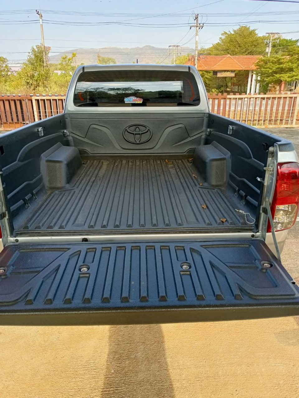 2018 Toyota Hilux Revo Prerunner สีเงิน