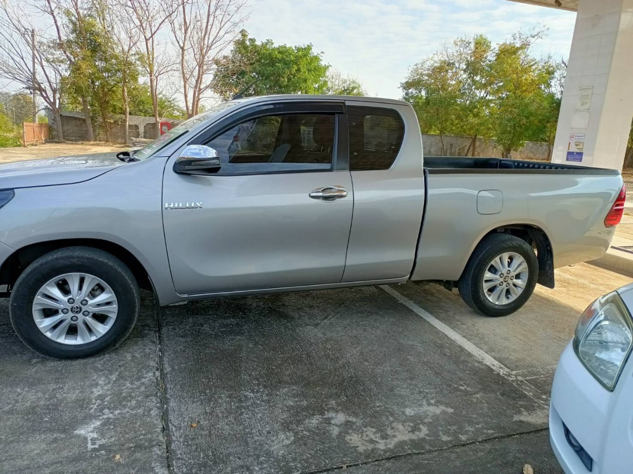 2018 Toyota Hilux Revo Prerunner สีเงิน