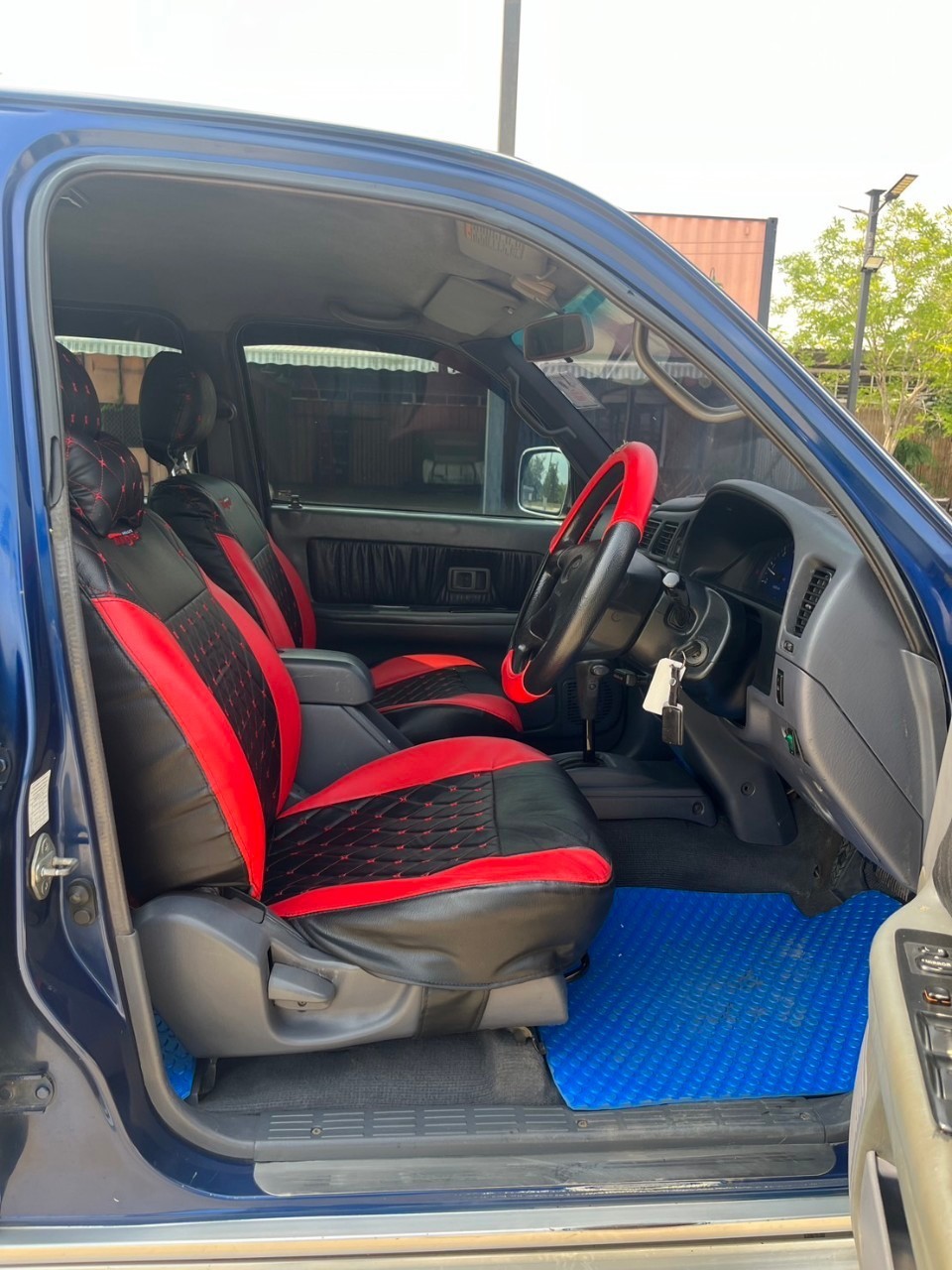 2002 Toyota Tiger SR 2.5 สีน้ำเงิน