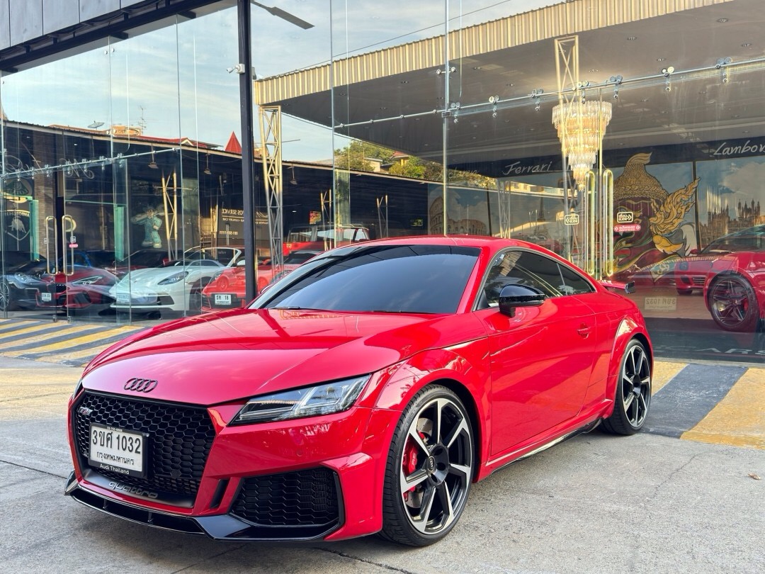 2020 Audi TTRS Quattro coupe สีแดง