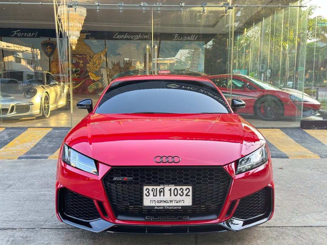 2020 Audi TTRS Quattro coupe สีแดง