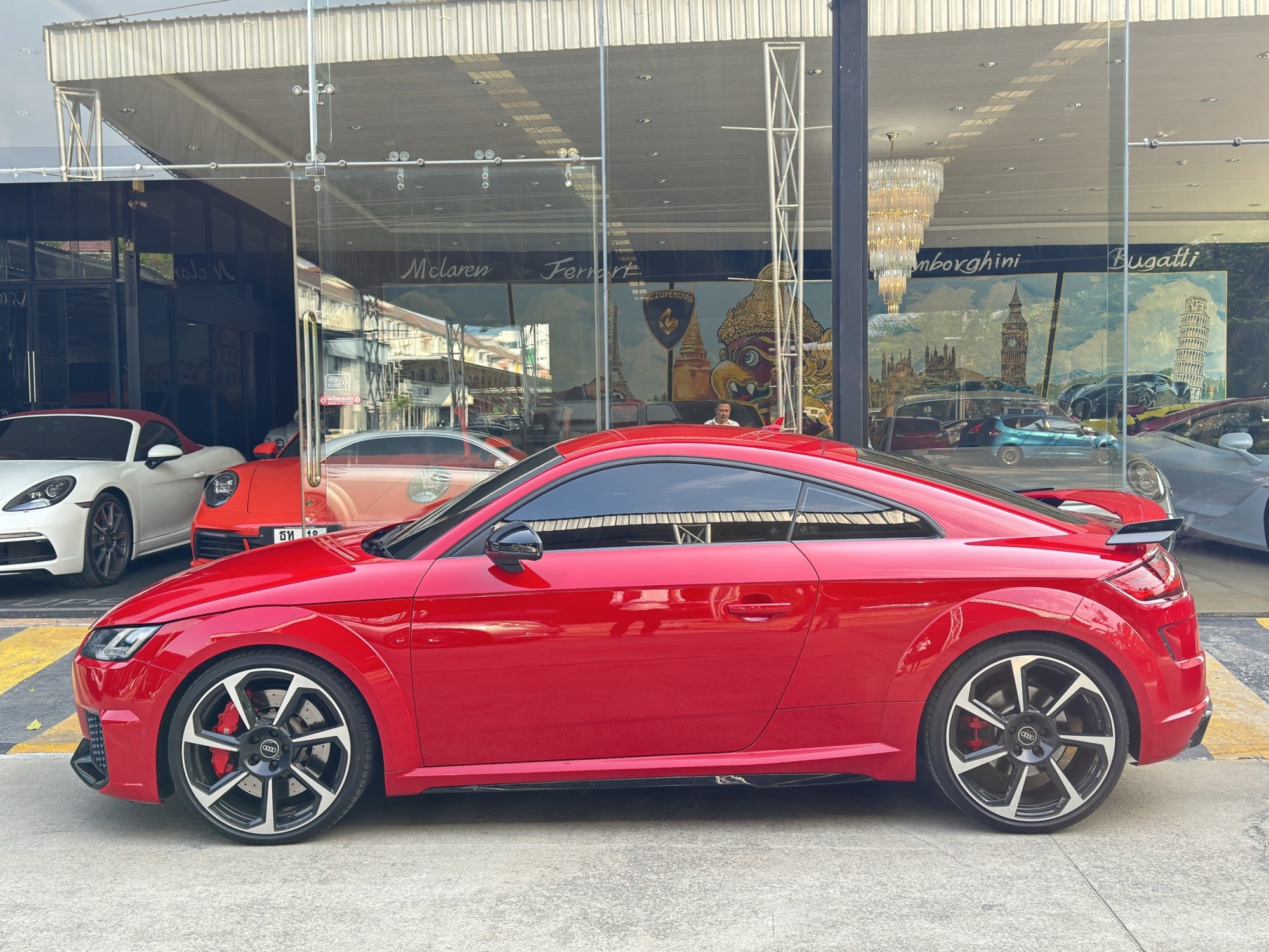 2022 Audi TTRS Quattro coupe สีแดง