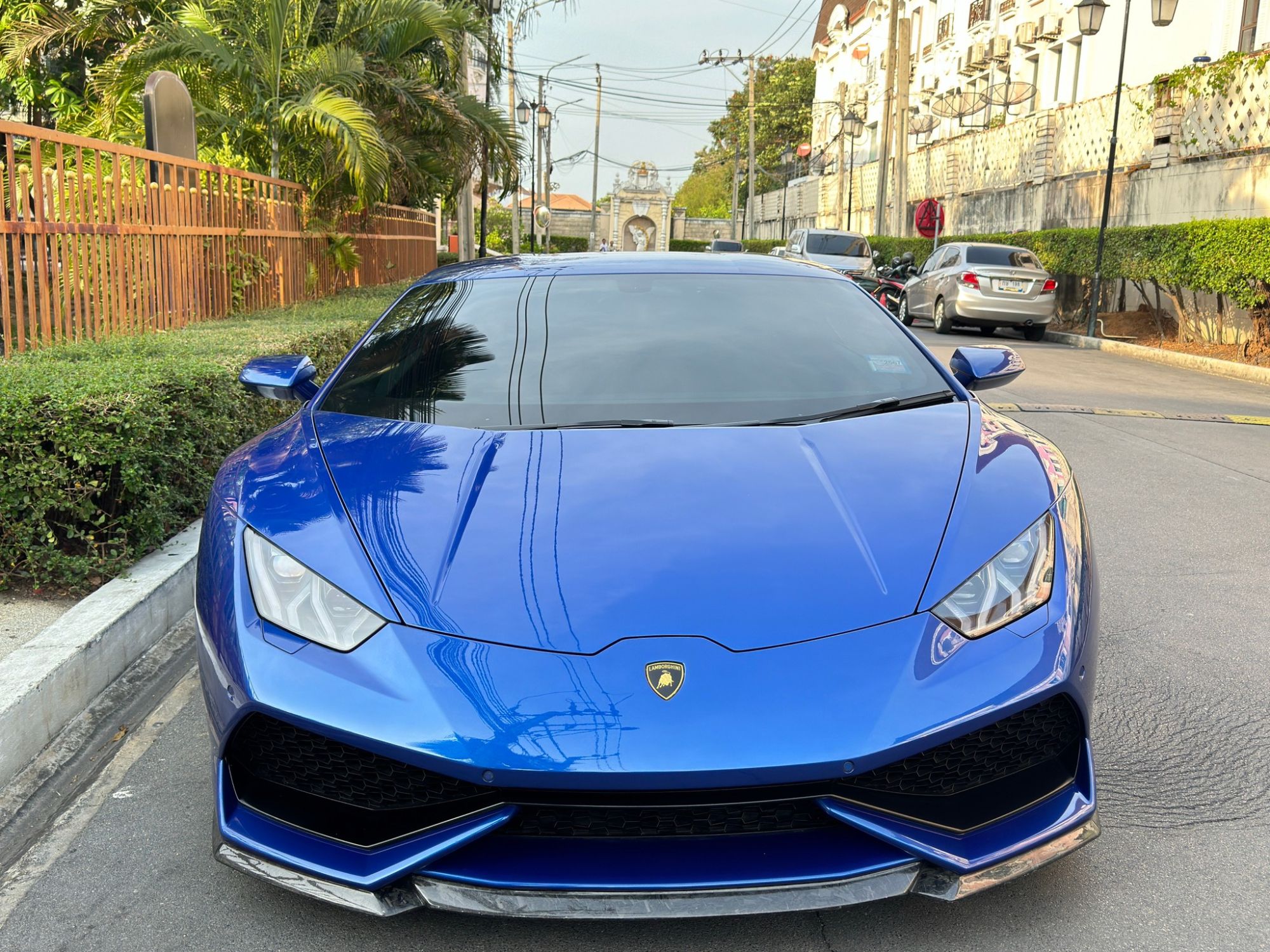 2017 Lamborghini LP610-4 สีน้ำเงิน