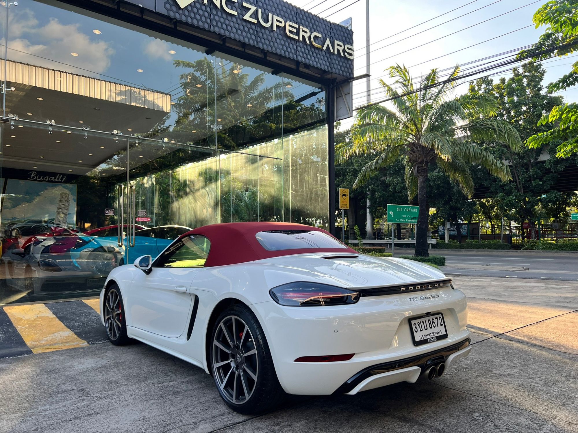 2016 Porsche 718 Boxster S สีขาว