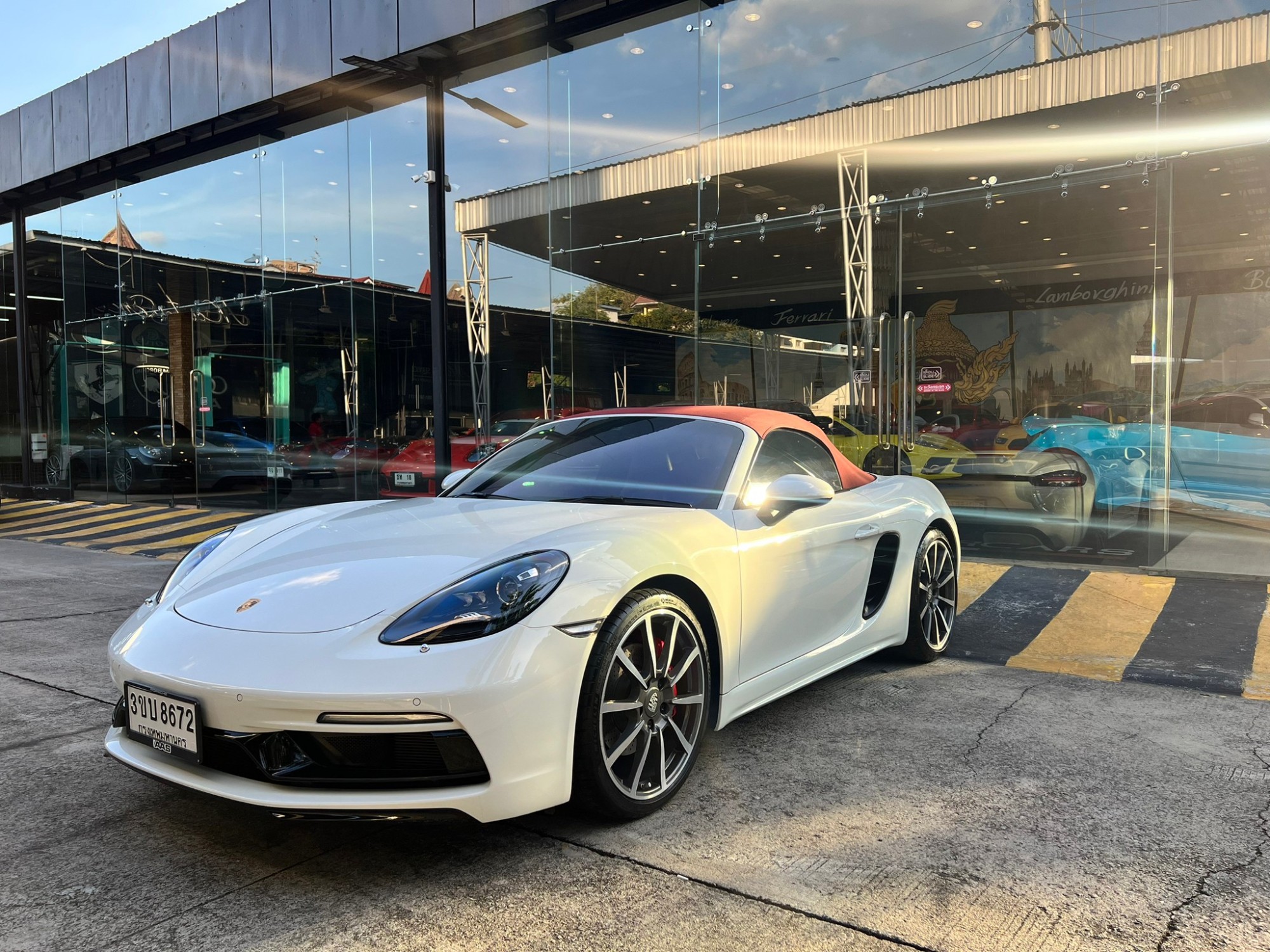 2016 Porsche 718 Boxster S สีขาว