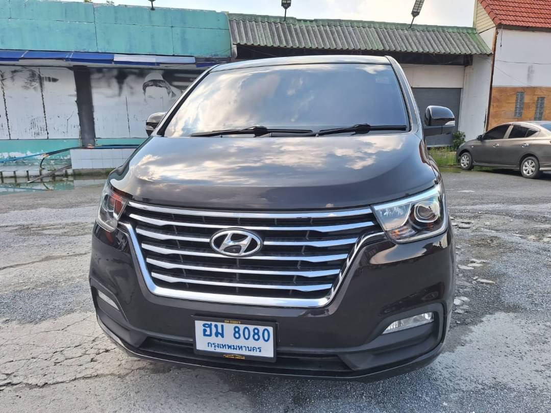 2018 Hyundai H-1 สีน้ำตาล