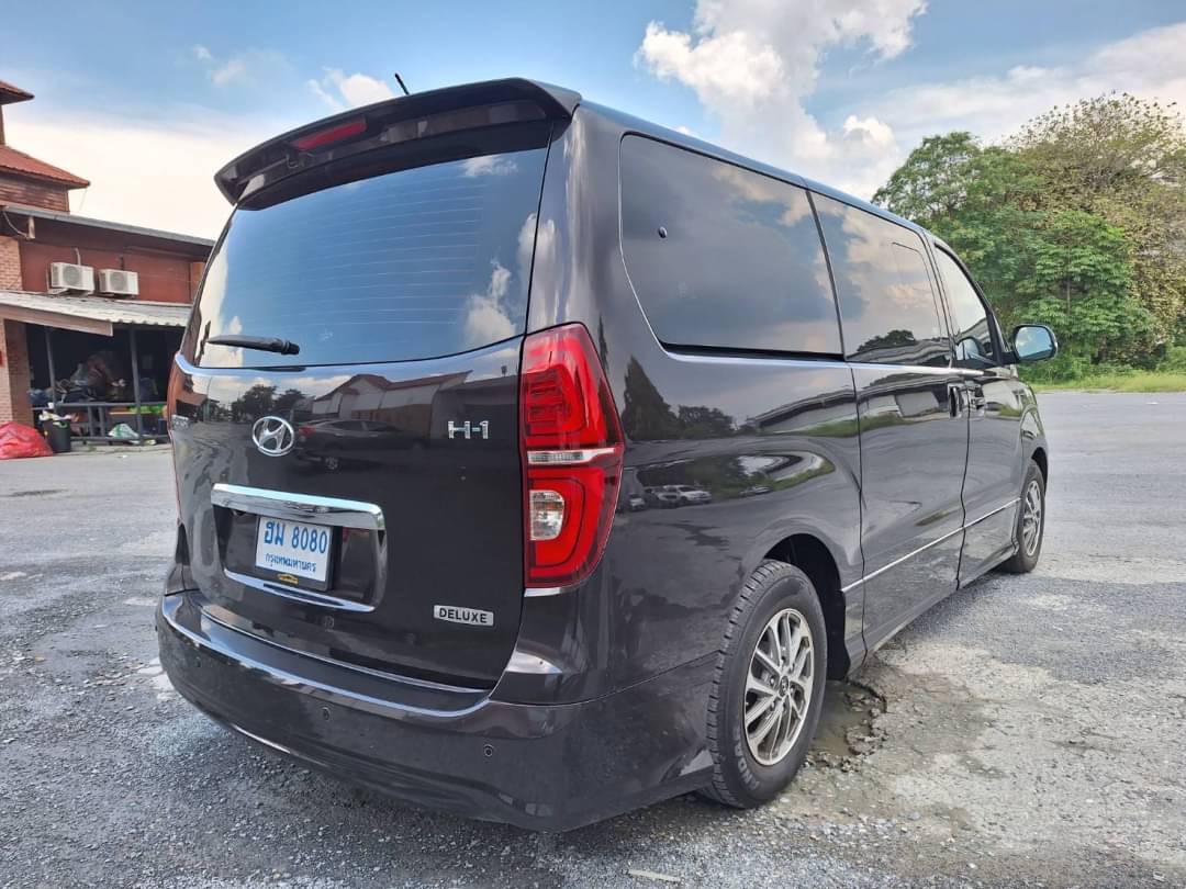 2018 Hyundai H-1 สีน้ำตาล