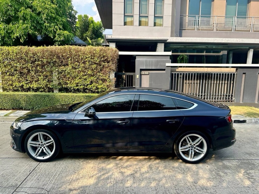 2018 Audi A5 SportBack 40TFSi สีดำ