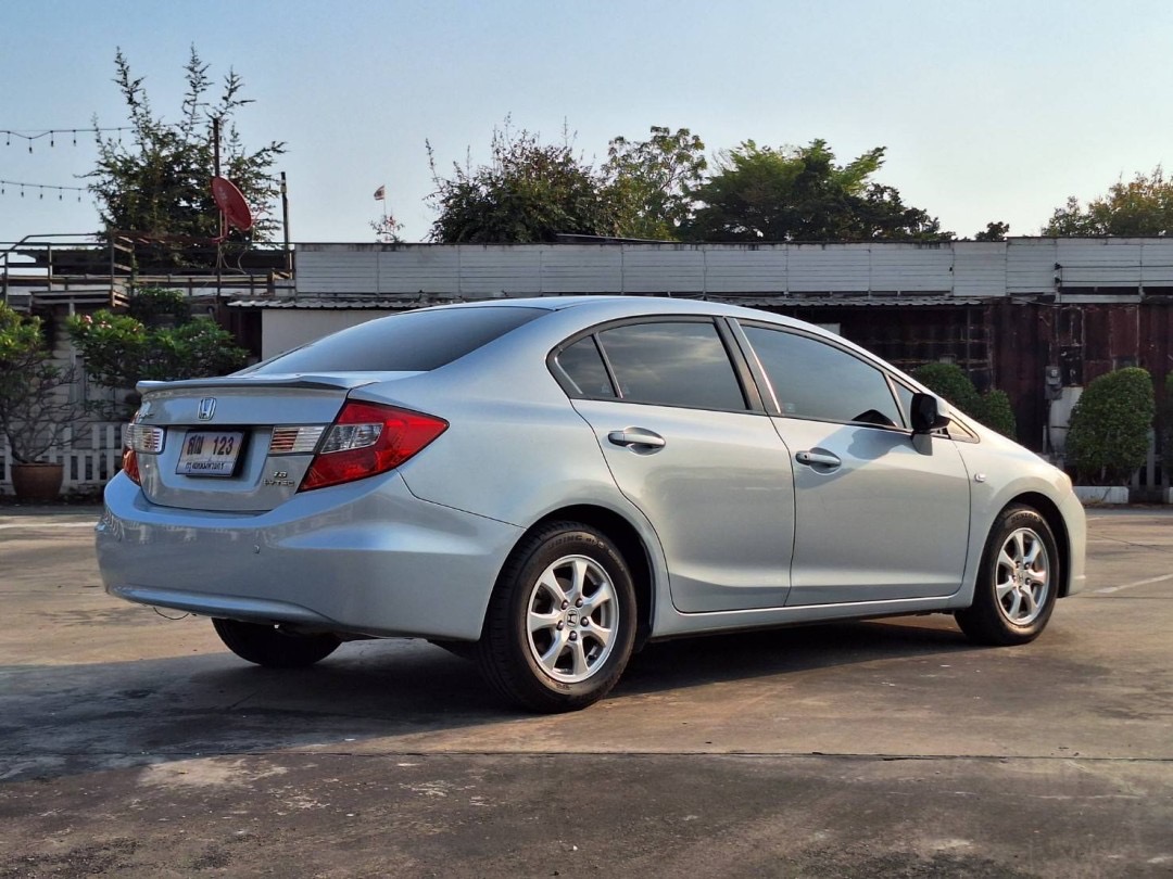 2013 Honda Civic FB สีเทา