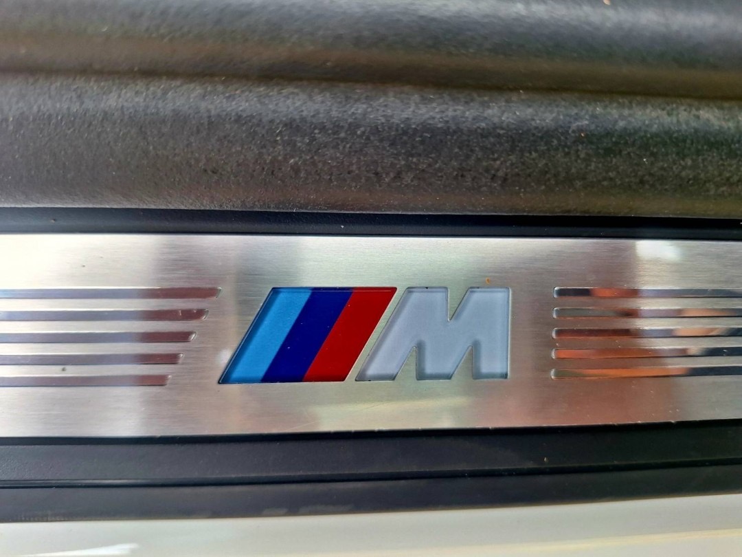 2018 BMW 530e M sport สีขาว