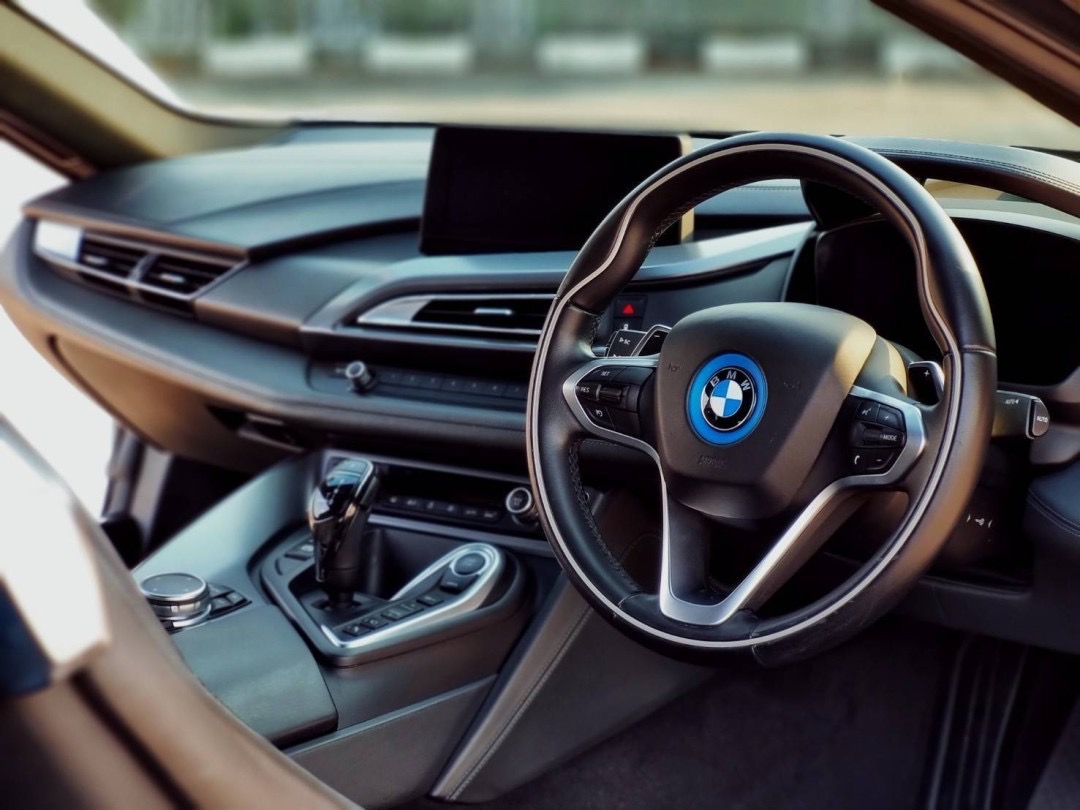 2015 BMW i8 สีขาว