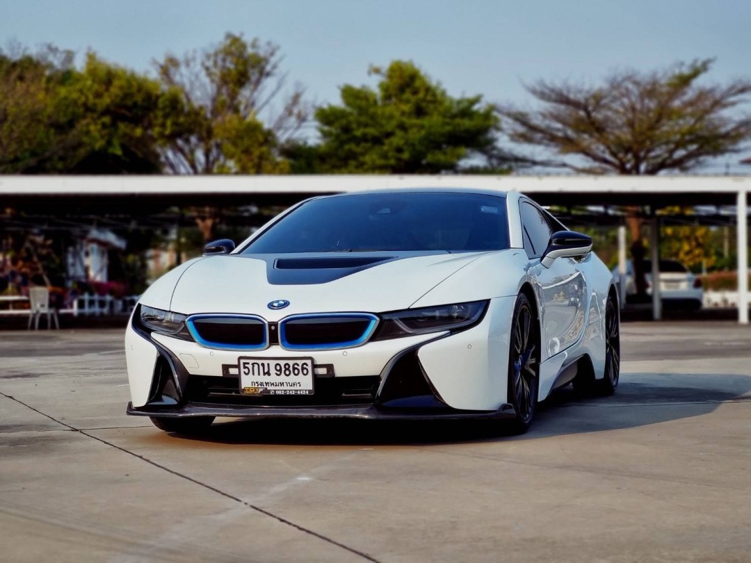 2015 BMW i8 สีขาว