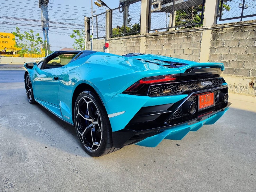 2022 Lamborghini Huracan EVO สีฟ้า