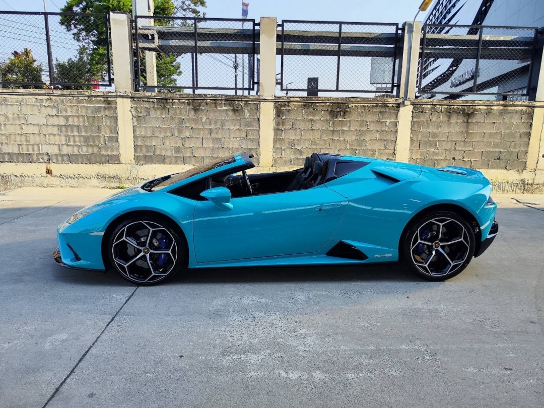 2022 Lamborghini Huracan EVO สีฟ้า