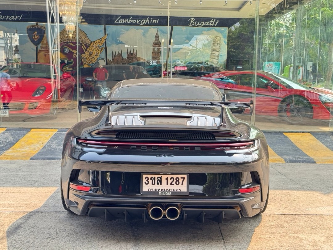 2022 Porsche 992 GT3 สีดำ