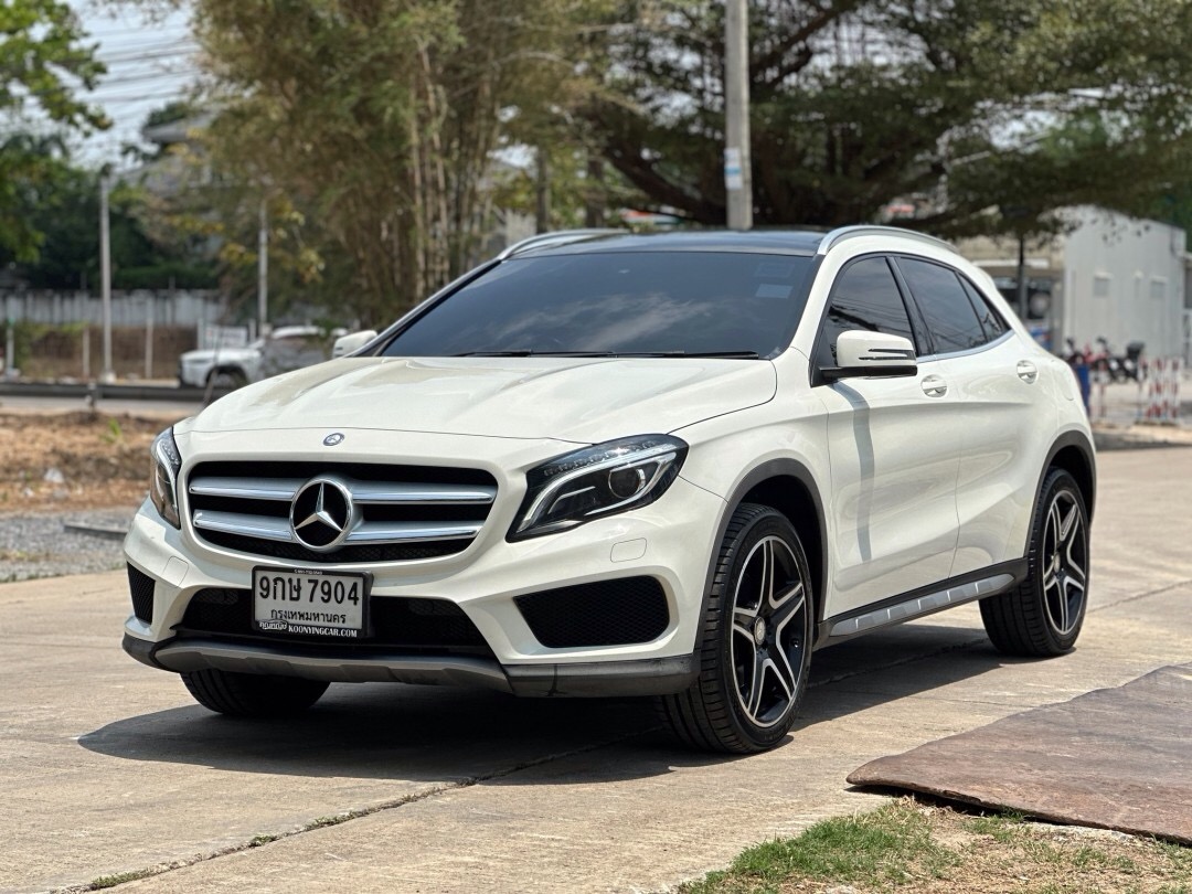 2017 Mercedes-Benz GLA-Class GLA250 สีขาว