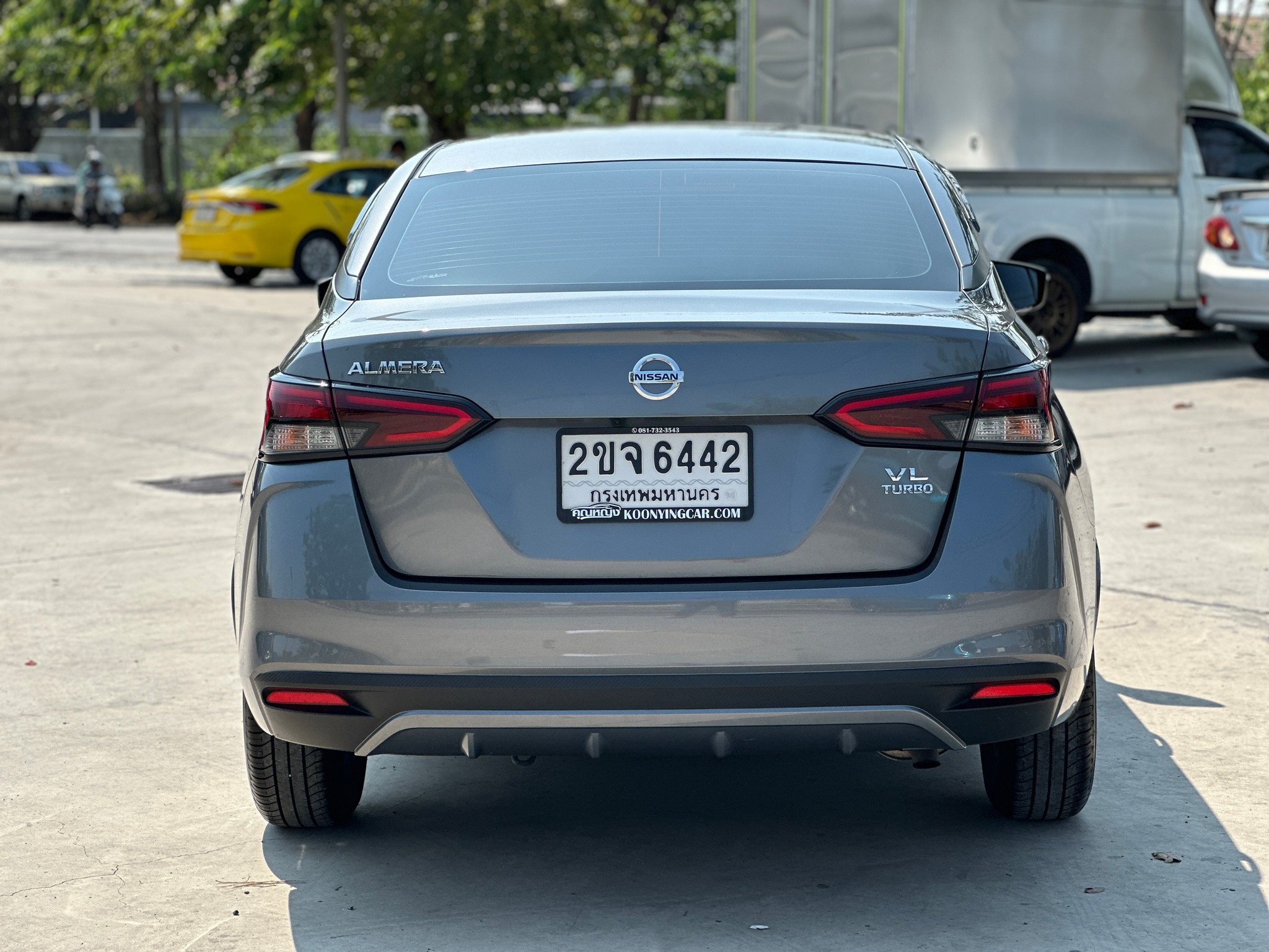 2021 Nissan Almera สีเทา