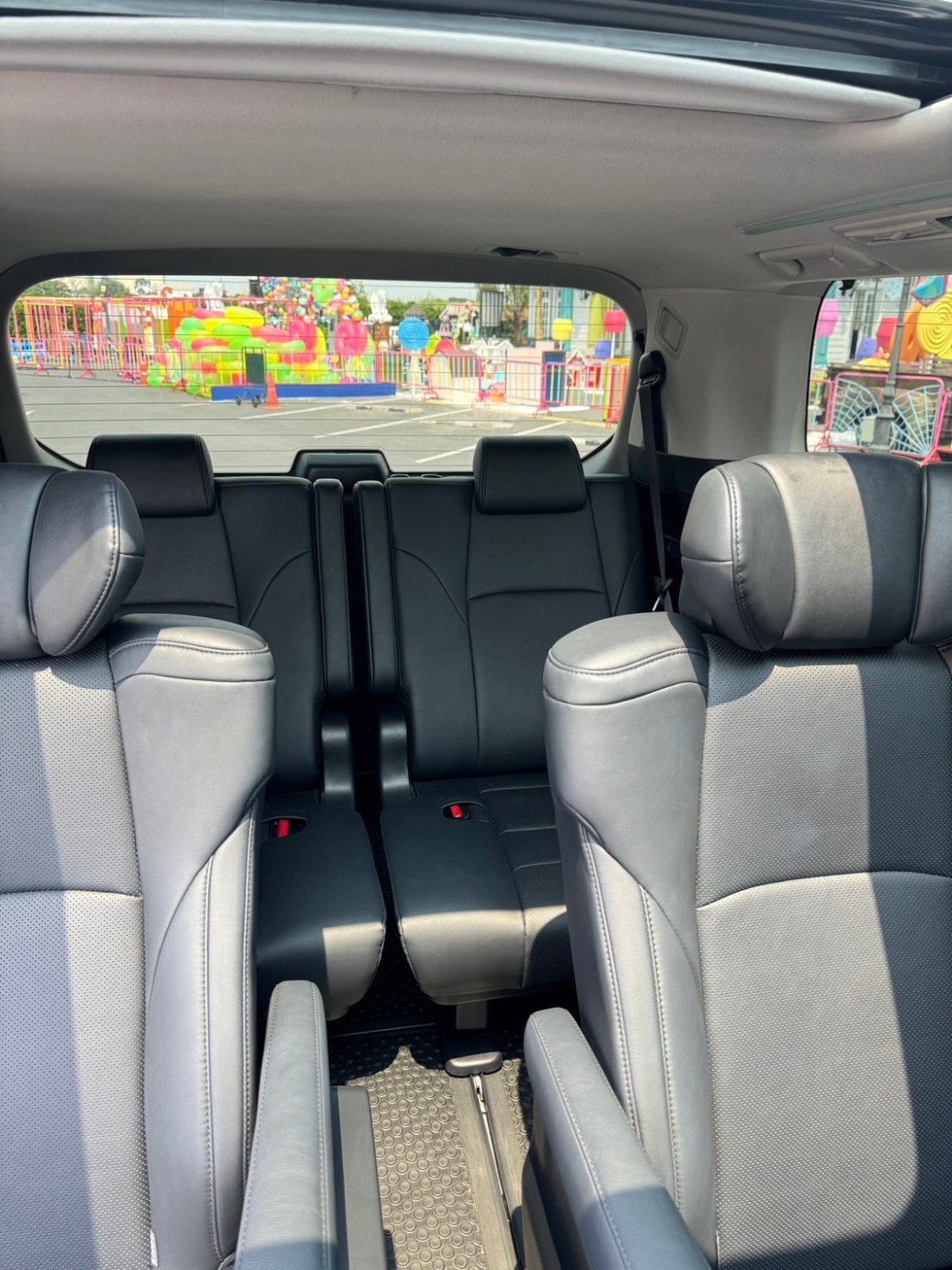 2021 Toyota Alphard สีขาว