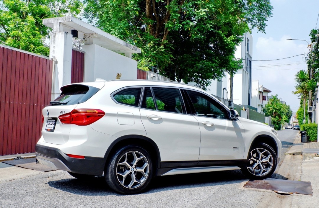 2017 BMW X1 F48 สีขาว