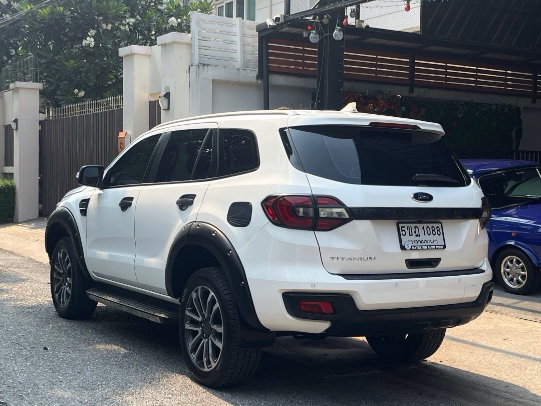 2019 Ford Everest Titanium+ 4x2 สีขาว