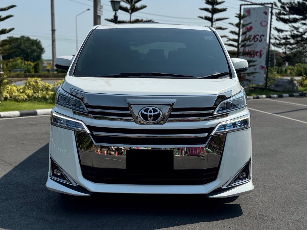 2019 Toyota Vellfire สีขาว