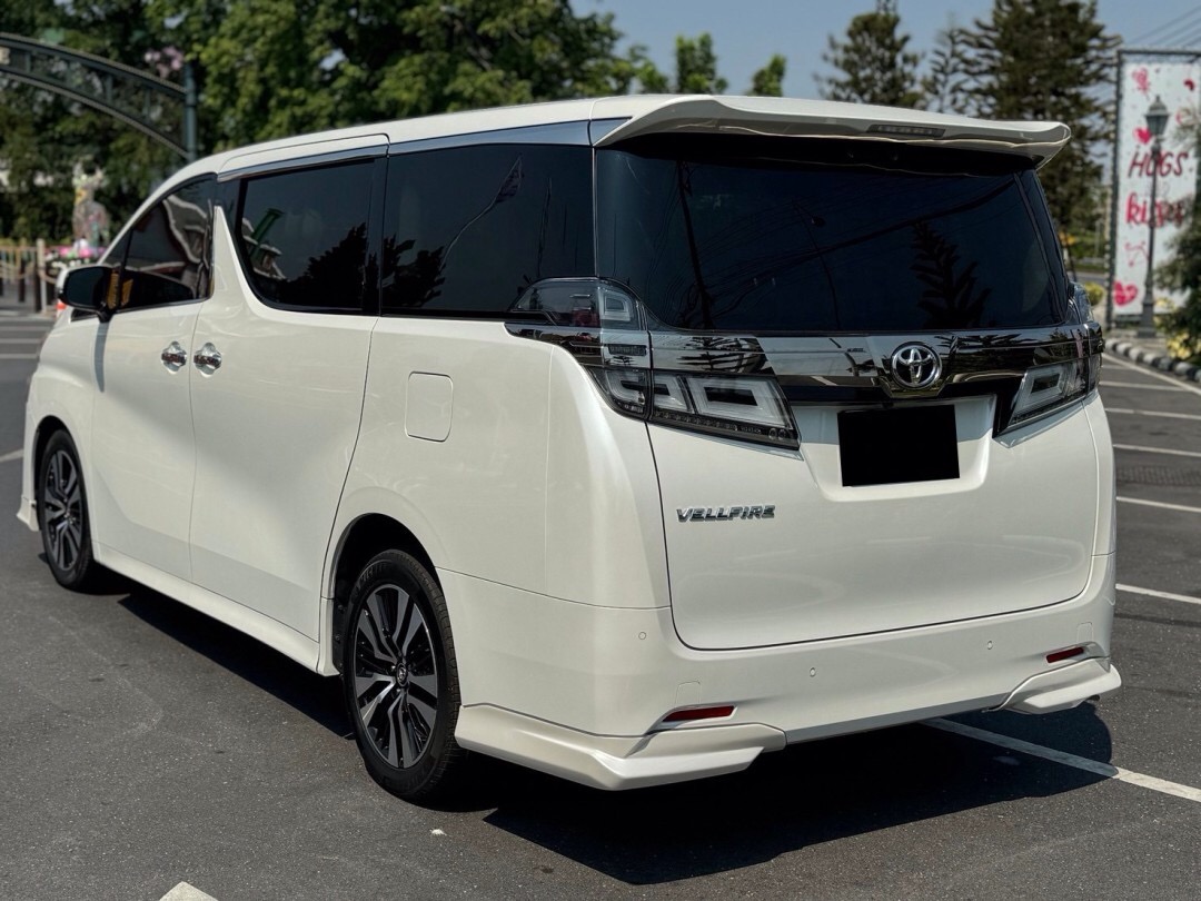 2019 Toyota Vellfire สีขาว