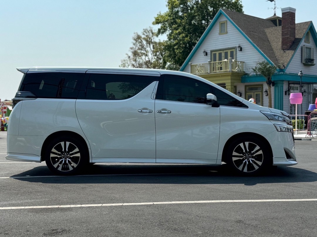 2019 Toyota Vellfire สีขาว