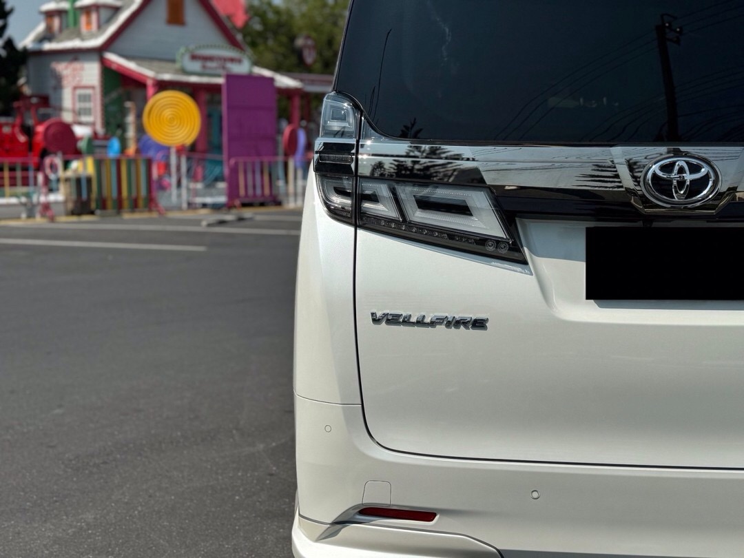 2019 Toyota Vellfire สีขาว