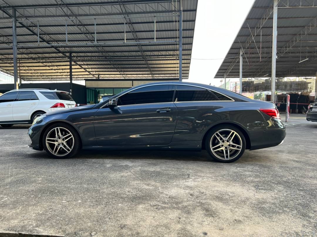 2004 Mercedes-Benz E-Class Cabriolet E200 สีเทา