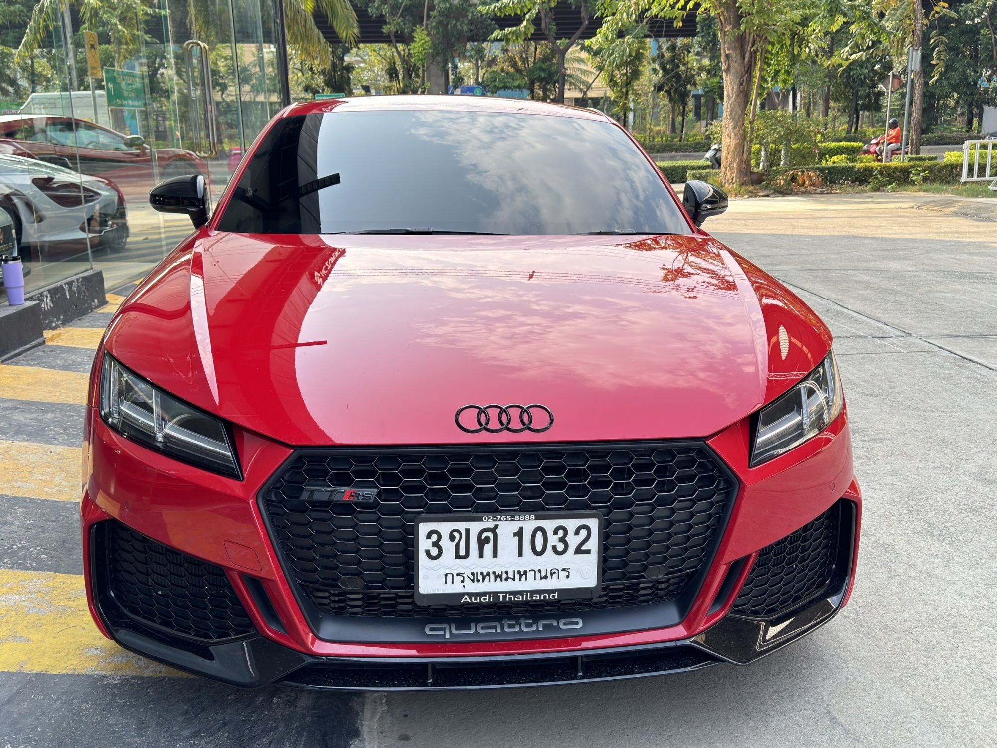 2022 Audi TTRS Quattro coupe สีแดง