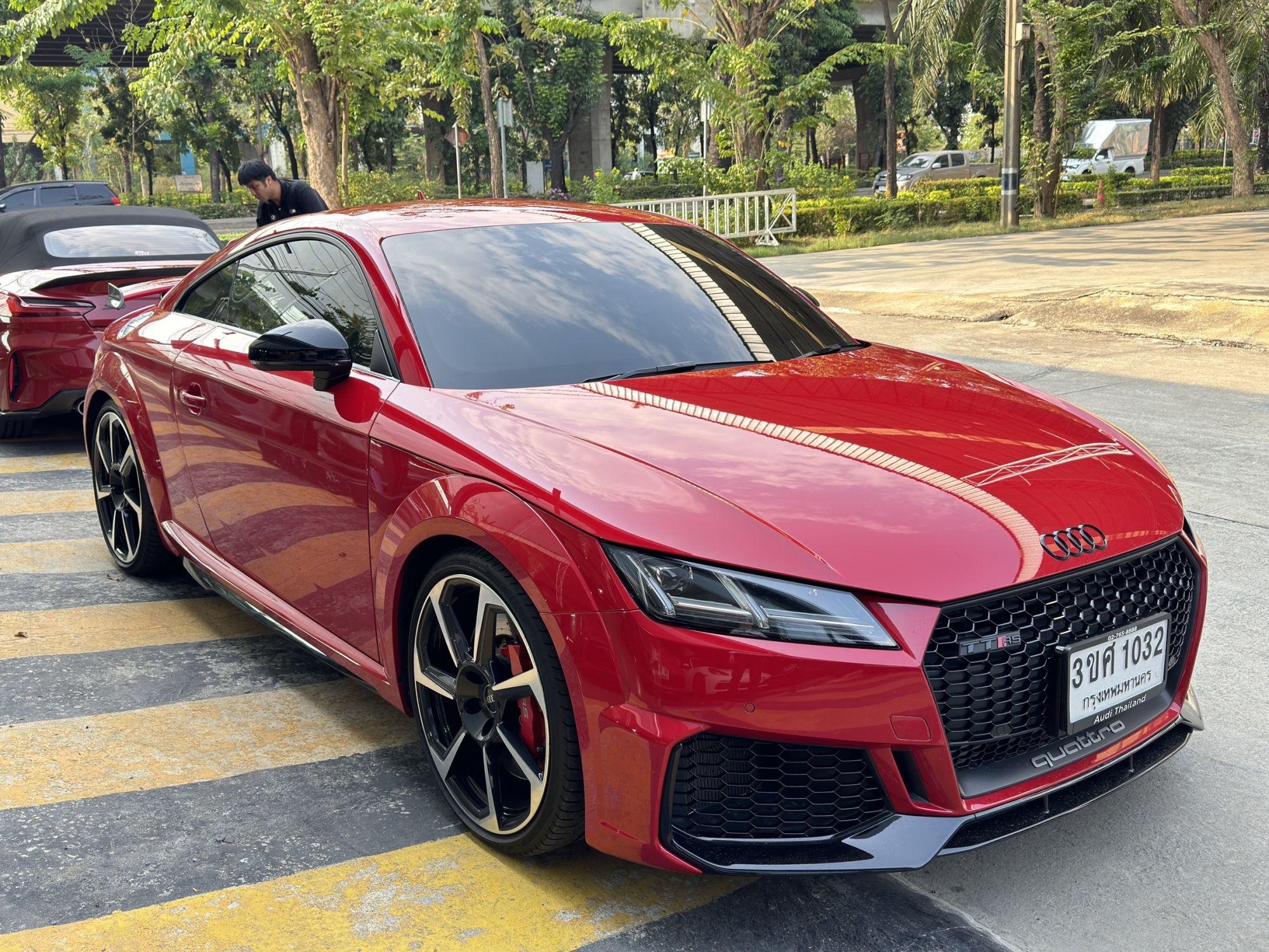 2022 Audi TTRS Quattro coupe สีแดง