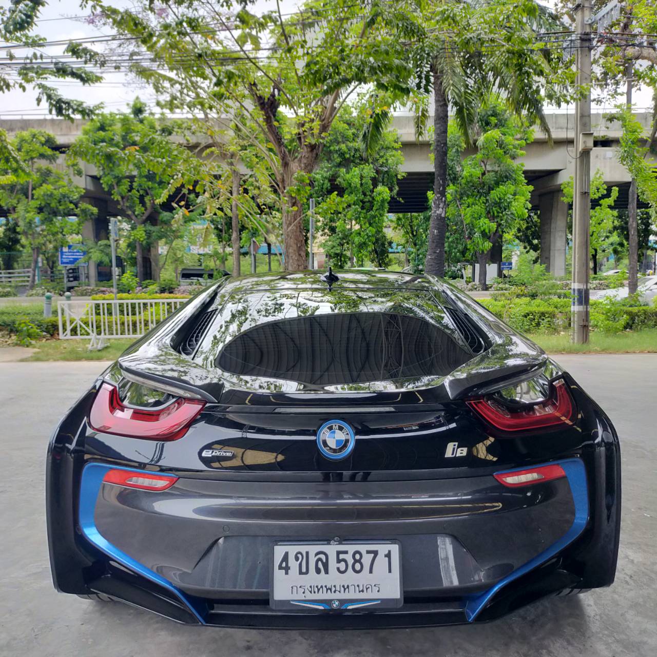 2015 BMW i8 สีดำ