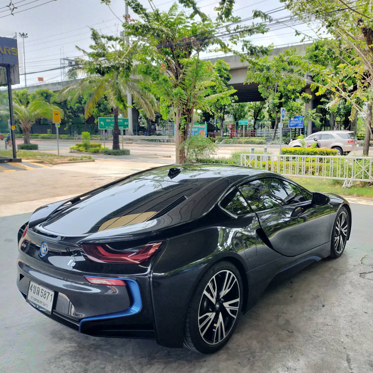 2015 BMW i8 สีดำ