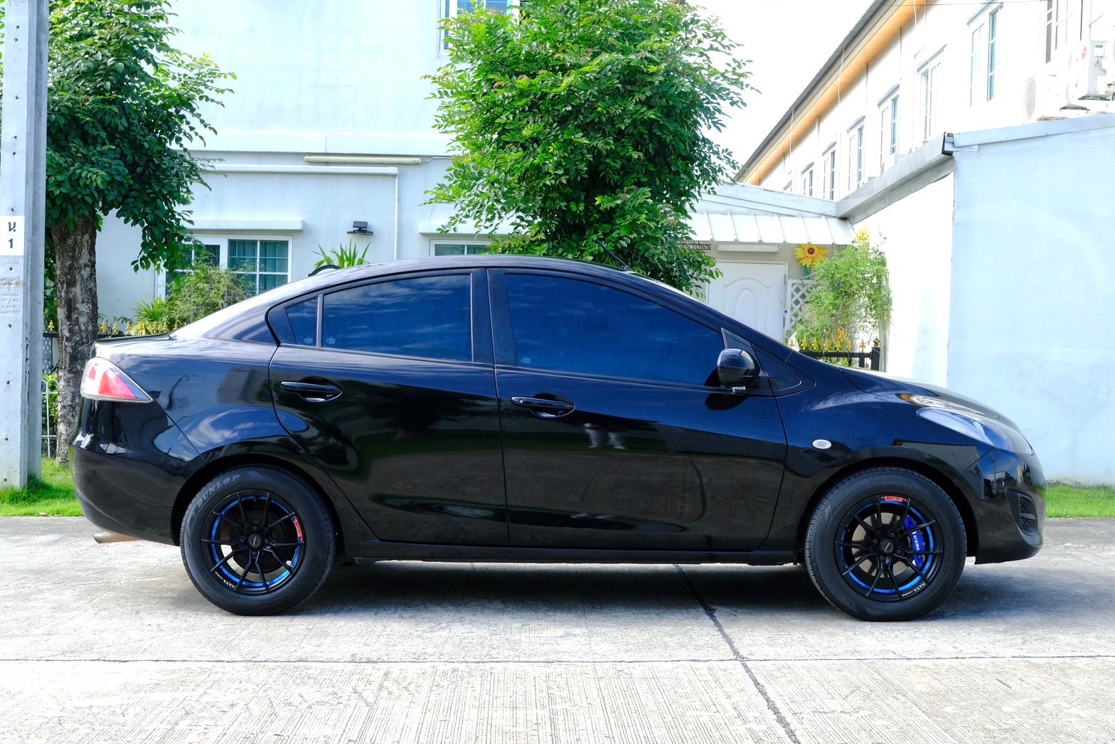 Mazda2 Groove 1.5 ปี2010 auto