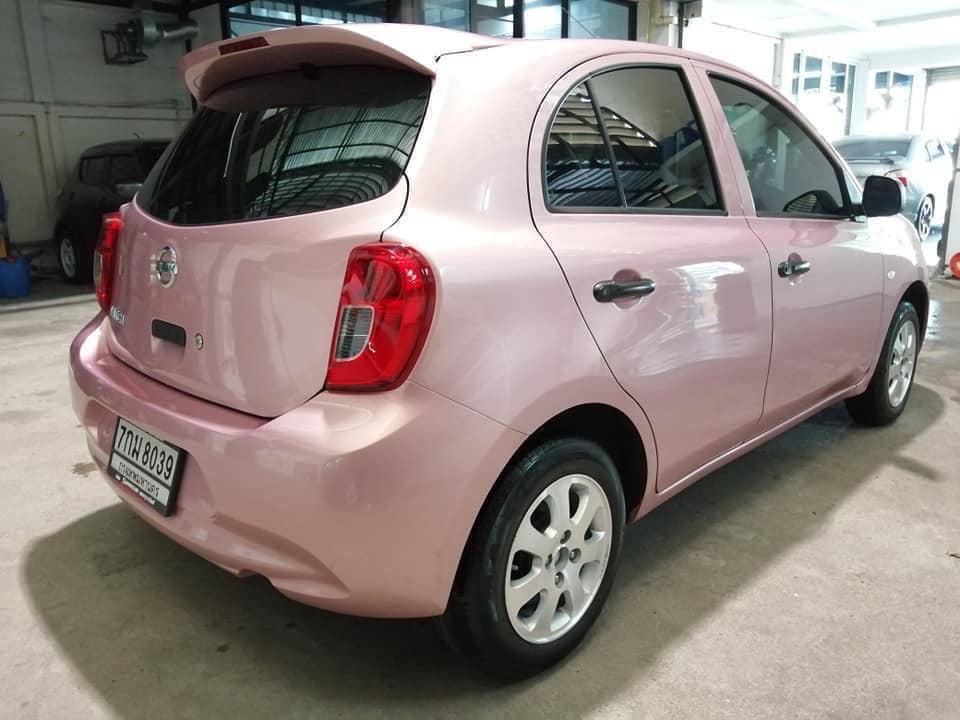 Nissan March ปี 2018 สีชมพู