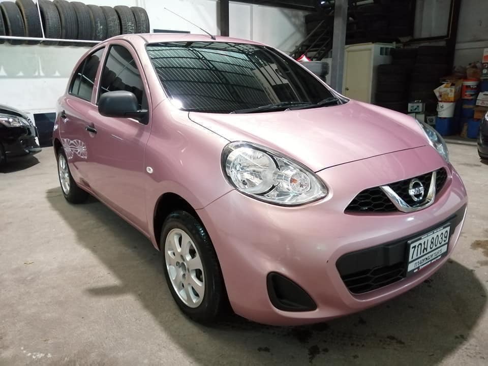 Nissan March ปี 2018 สีชมพู