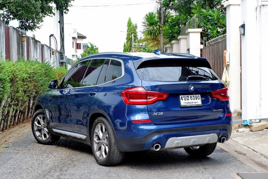 2021 BMW X3 G01 สีน้ำเงิน