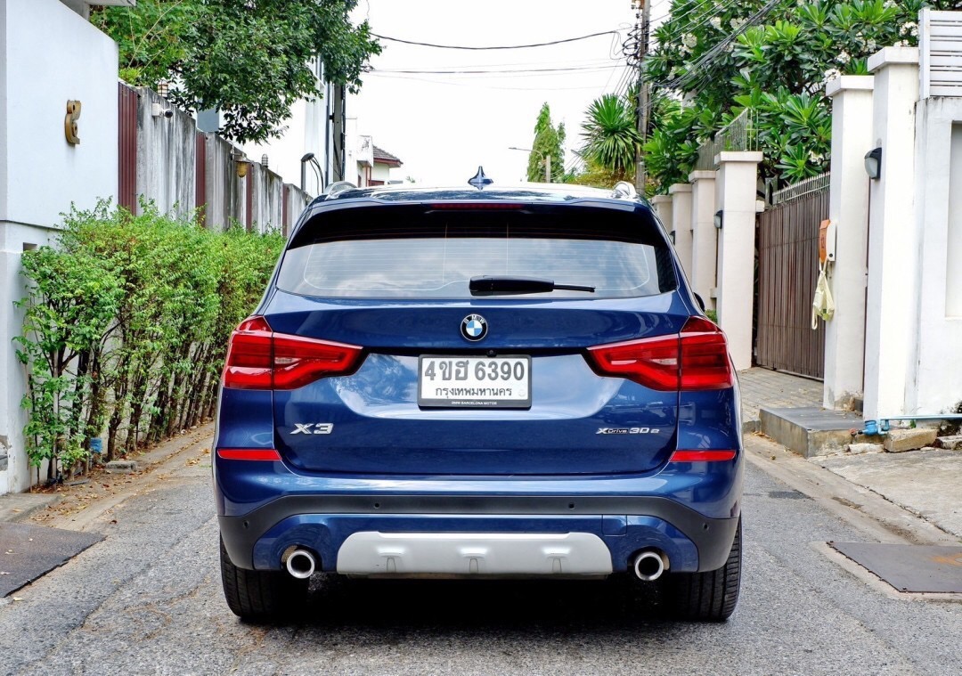 2021 BMW X3 G01 สีน้ำเงิน