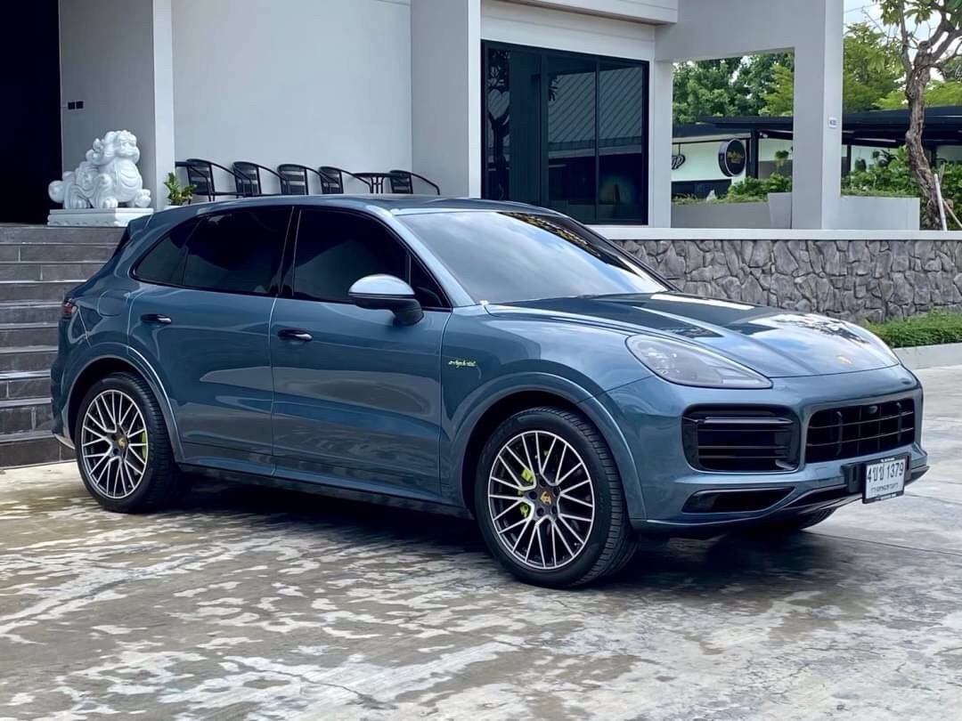 2019 Porsche Cayenne E-Hybrid สีเทา