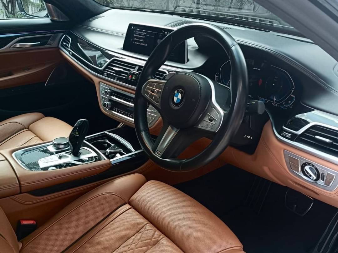 2020 BMW 745Le 3.0 xDrive M Sport 4WD Sedan สีดำ