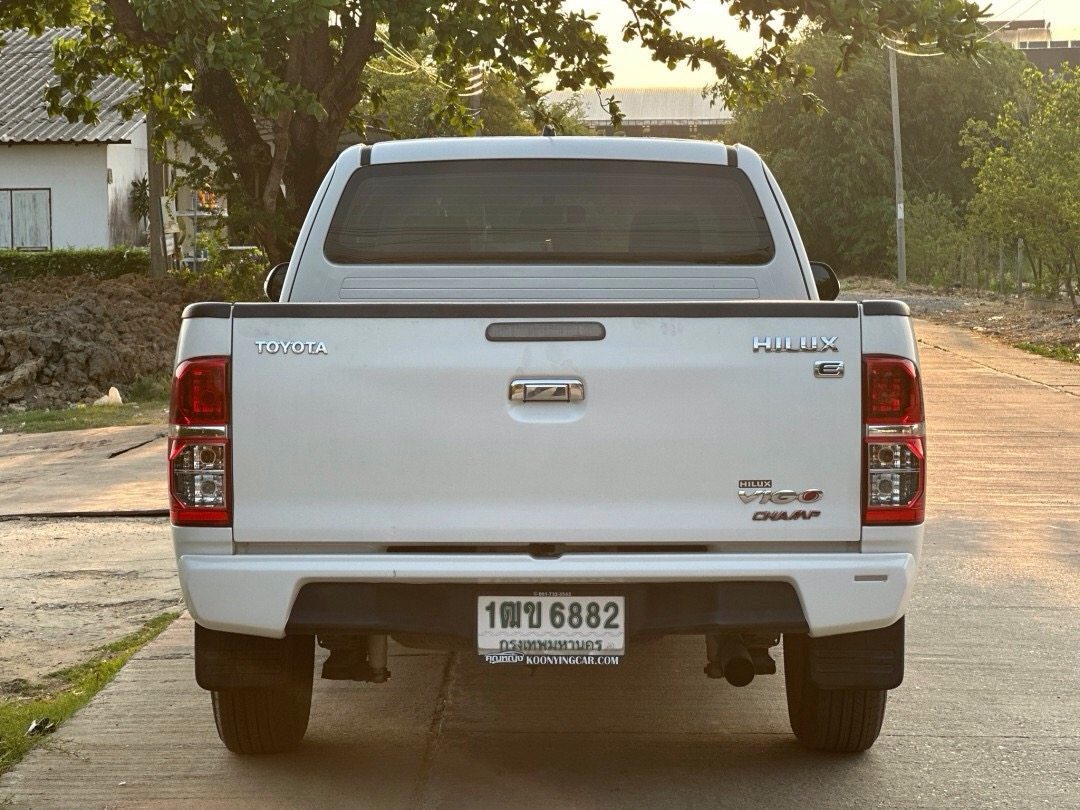 2013 Toyota Hilux Vigo Extra cab สีขาว