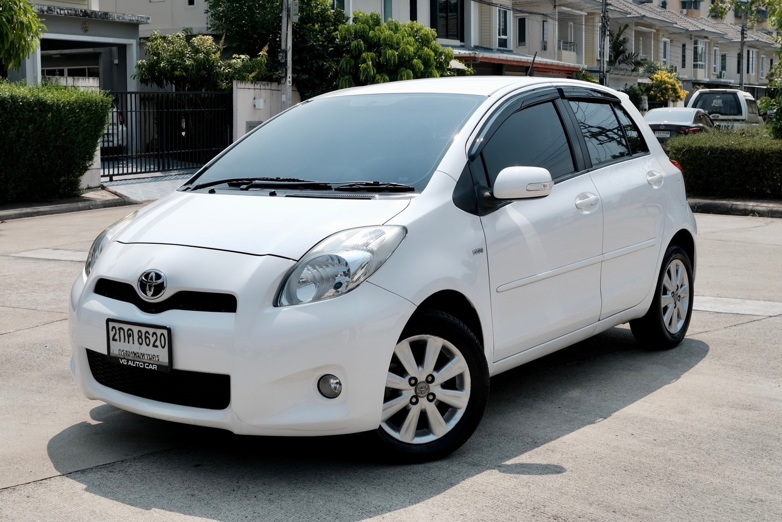 Toyota Yaris 1.5E ปี: 2013 สี: ขาว ฟรีดาวน์