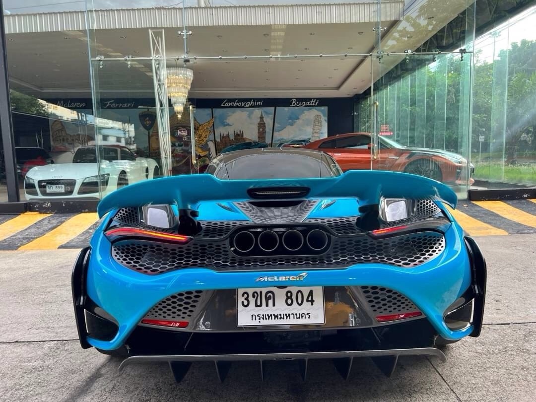 2021 McLaren 765 LT Coupe สีฟ้า