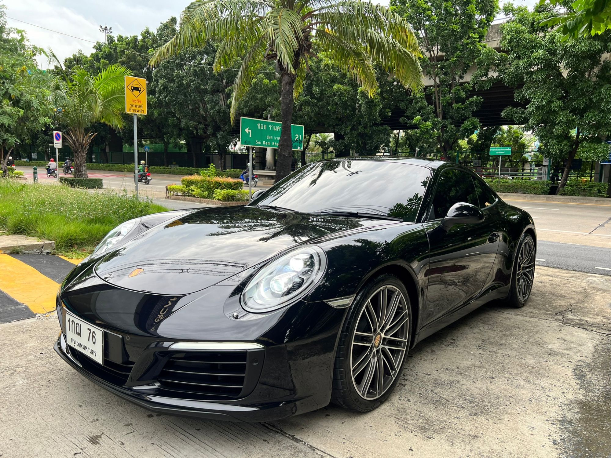 2017 Porsche Carrera 991.2 Coupe สีดำ