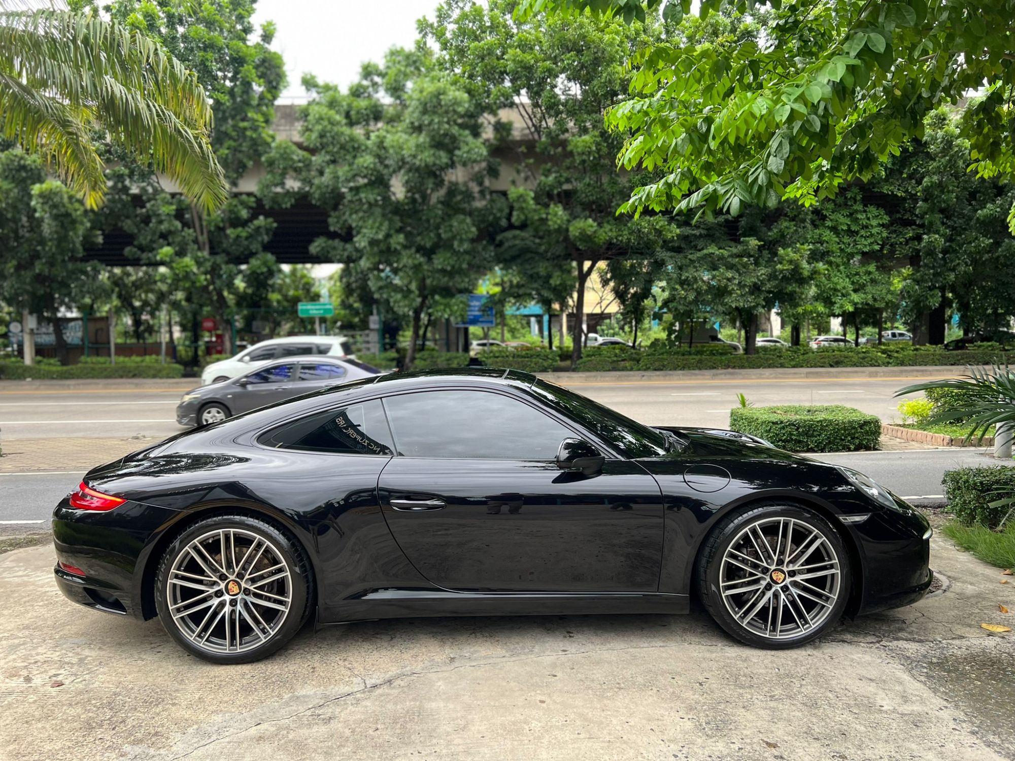 2017 Porsche Carrera 991.2 Coupe สีดำ