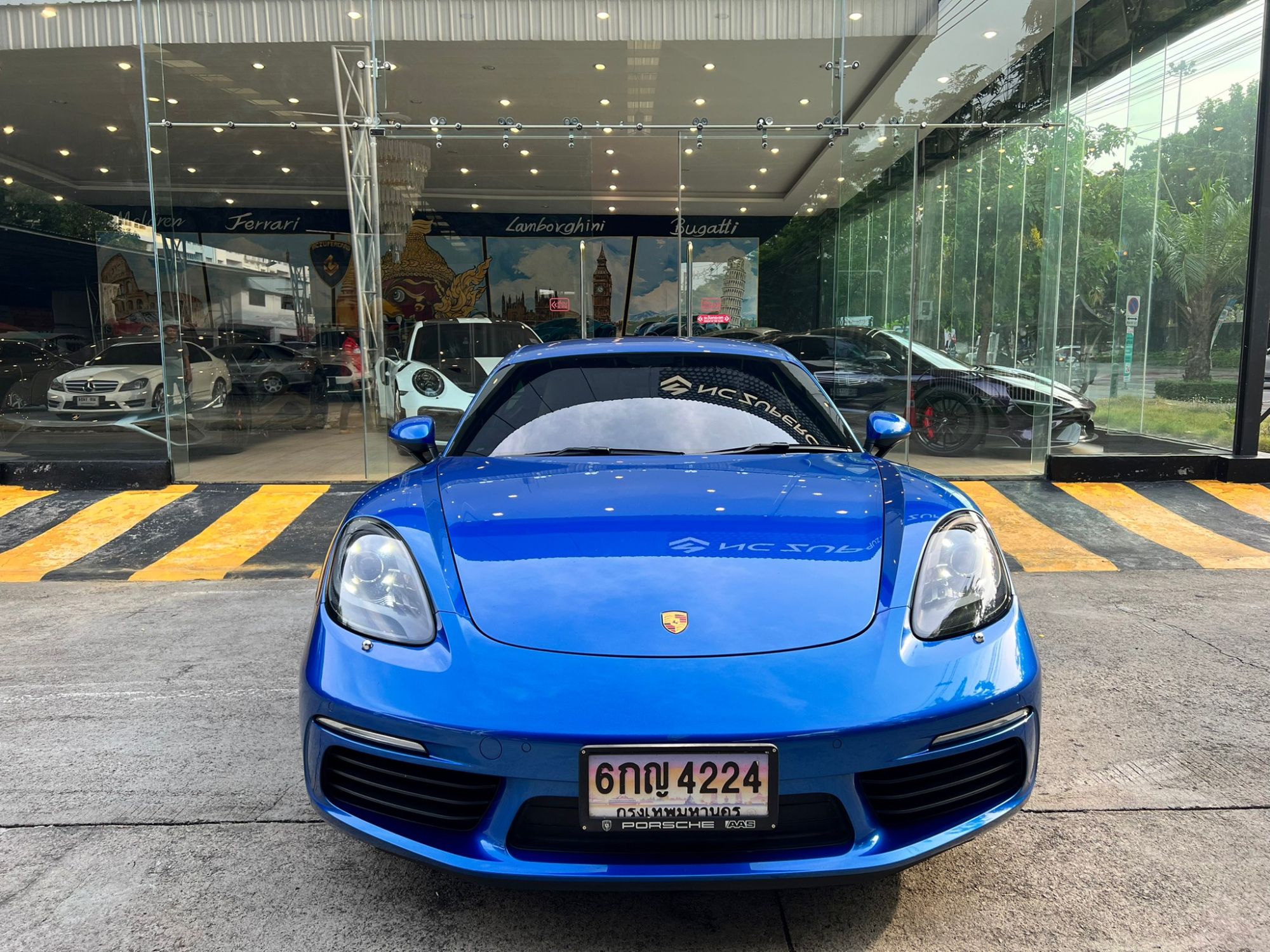 2018 Porsche Cayman 718 coupe สีน้ำเงิน