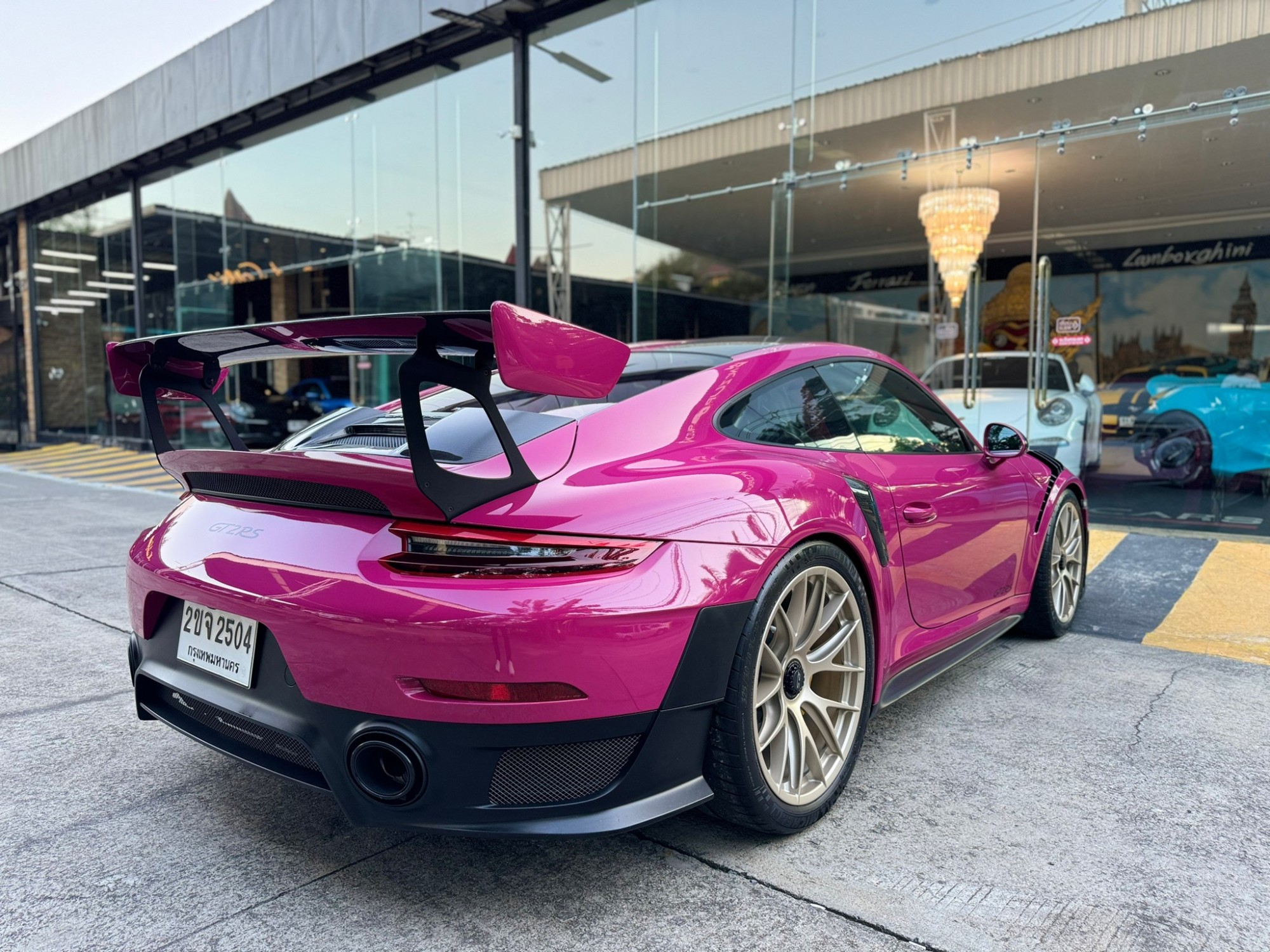 2019 Porsche 991.2 GT2 RS weissach package สีชมพู